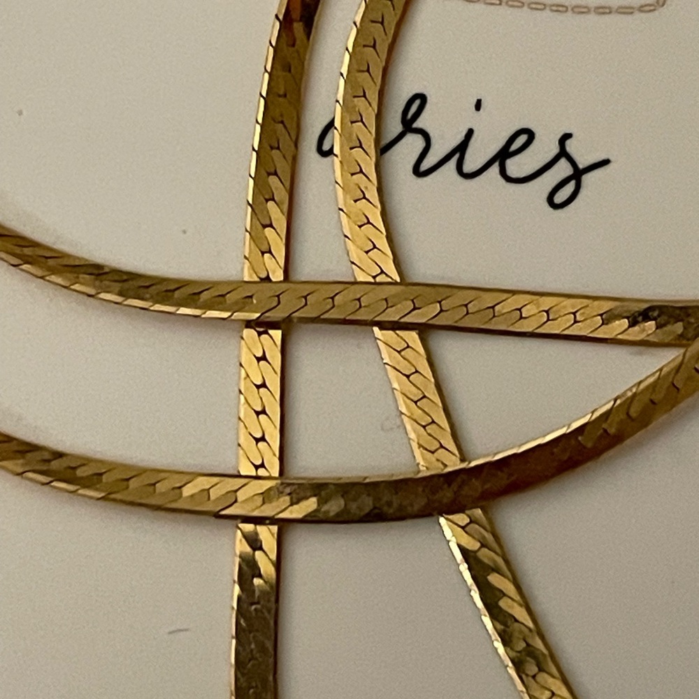 14kt solid yellow gold diamond herringbone chain necklace with box clasp closure - Picture 4 of 9